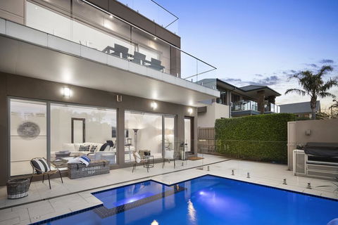 The Aston - Accommodation Broadbeach 0