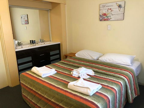The Astor Hotel Motel - Accommodation Broadbeach 0