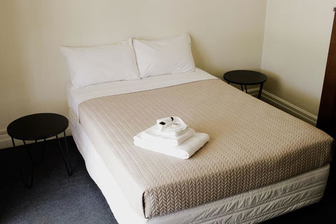 The Australian Hotel Motel - Accommodation Broadbeach 2