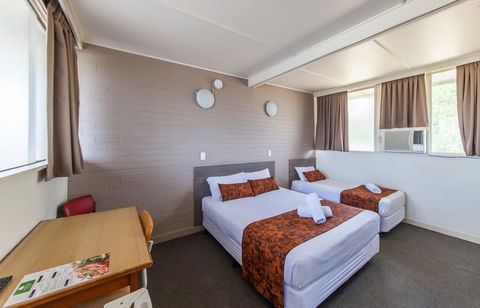 The Australian Hotel Murgon - Accommodation Broadbeach 2
