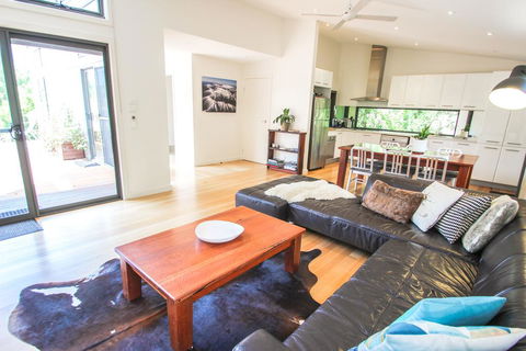 The Base Two - Accommodation Broadbeach 0