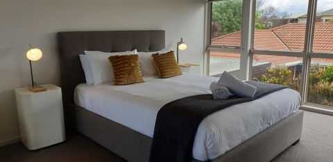 The Beach House - Accommodation Broadbeach 2