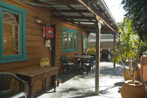 The Beach House - Fremantle - Accommodation Broadbeach 3