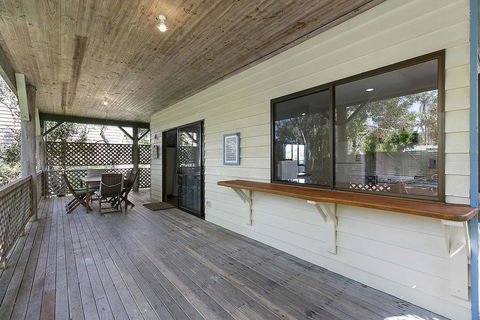 The Beach House, Sunshine Beach - Accommodation Broadbeach 2