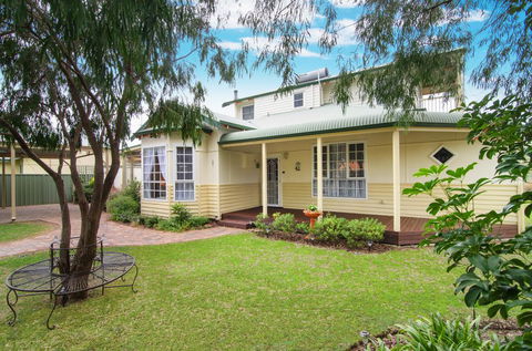 The Beach Retreat - Accommodation Broadbeach 2