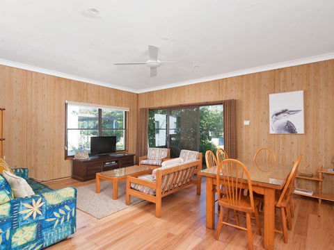 The Beach Shack At Nelson Bay - Accommodation Broadbeach 2
