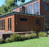Yolla Beach House - Accommodation Broadbeach