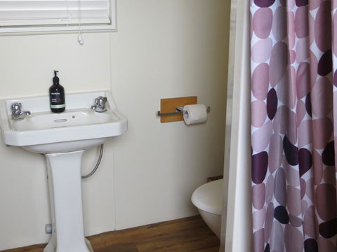 The Cabin 96 - Accommodation Broadbeach 18
