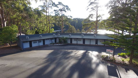 The Fox And Hounds Historic Hotel - Accommodation Broadbeach 3