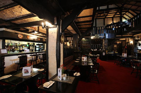 The Fox And Hounds Historic Hotel - Accommodation Broadbeach 35