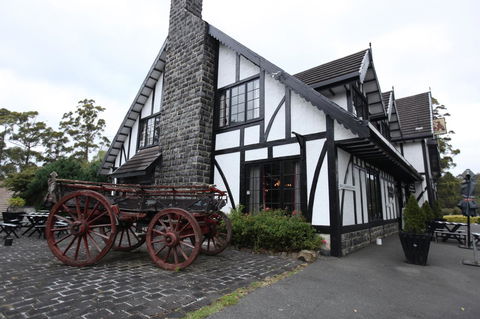 The Fox And Hounds Historic Hotel - Accommodation Broadbeach 26