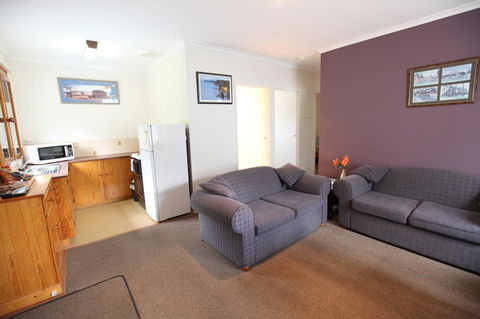 The Fox And Hounds Historic Hotel - Accommodation Broadbeach 13