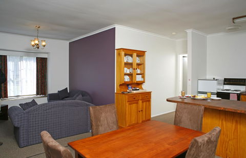 The Fox And Hounds Historic Hotel - Accommodation Broadbeach 20