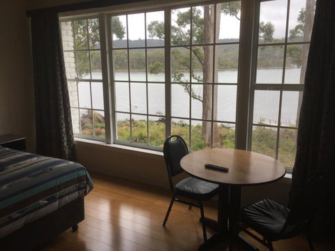 The Fox And Hounds Historic Hotel - Accommodation Broadbeach 5