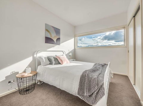 Marina View Apartment - Accommodation Broadbeach 3