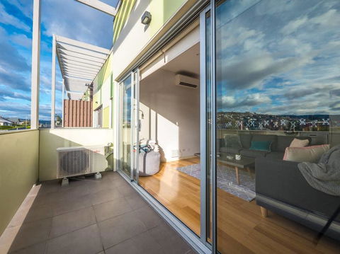 Marina View Apartment - Accommodation Broadbeach 2