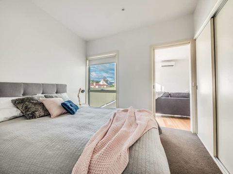 Marina View Apartment - Accommodation Broadbeach 12