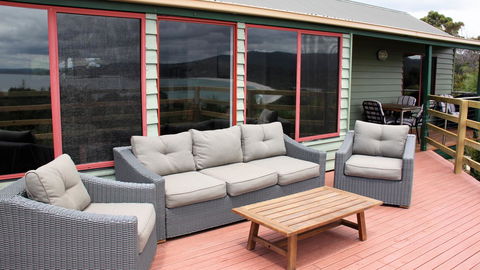 DOLPHIN LOOKOUT COTTAGE - Amazing Views Of The Bay Of Fires - Accommodation Broadbeach 7