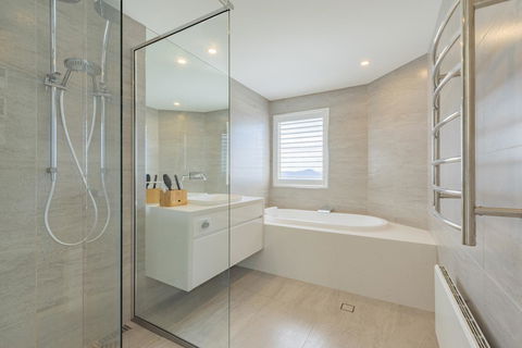 Nature & Relax House, Panoramic Sea View, Free Parking 37 - Accommodation Broadbeach 5