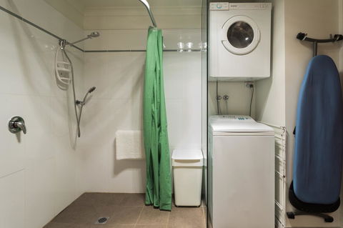 Arthur Riverfront And Sea Lodge Downstream - Accommodation Broadbeach 16
