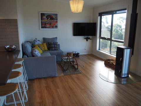 GRANITE BEACH HOUSE @ Bay Of Fires - Accommodation Broadbeach 2