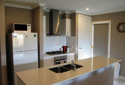 Atarhi Villas - Melbourne - Accommodation Broadbeach 3