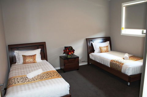 Atarhi Villas - Melbourne - Accommodation Broadbeach 6
