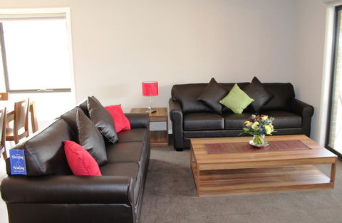 Atarhi Villas - Melbourne - Accommodation Broadbeach 1