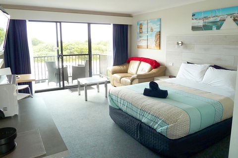Apollo Bay Waterfront Motor Inn - Accommodation Broadbeach 2