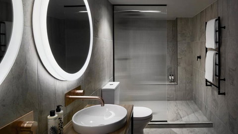 Zagame\'s House - Accommodation Broadbeach 13
