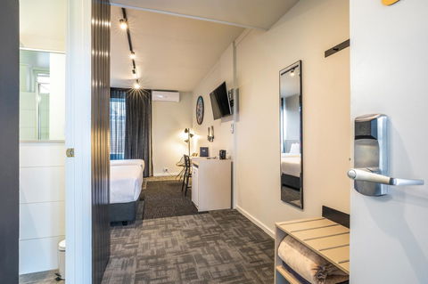 Nightcap At Keysborough Hotel - Accommodation Broadbeach 1