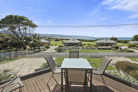 Apollo Bay Cottages - Accommodation Broadbeach 11