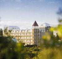 Deep Blue Hotel  Hot Springs - Accommodation Broadbeach