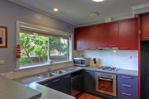 Jacaranda House - Accommodation Broadbeach 4