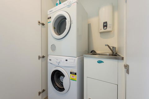 Amazing Accommodations: Vogue - Accommodation Broadbeach 25