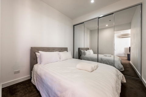 Amazing Accommodations: Vogue - Accommodation Broadbeach 38