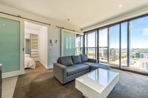 Amazing Accommodations: Vogue - Accommodation Broadbeach 35