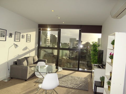 Amazing Accommodations: Vogue - Accommodation Broadbeach 16