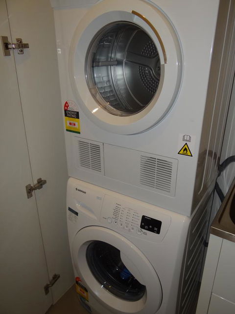 Amazing Accommodations: Vogue - Accommodation Broadbeach 12