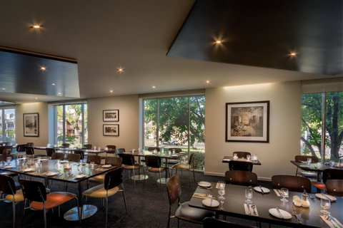 BEST WESTERN PLUS Travel Inn - Accommodation Broadbeach 12