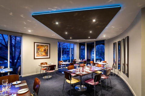 BEST WESTERN PLUS Travel Inn - Accommodation Broadbeach 4