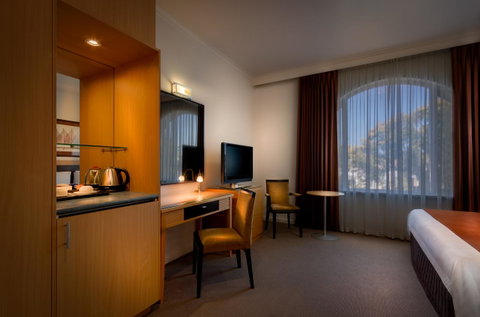 BEST WESTERN PLUS Travel Inn - Accommodation Broadbeach 23