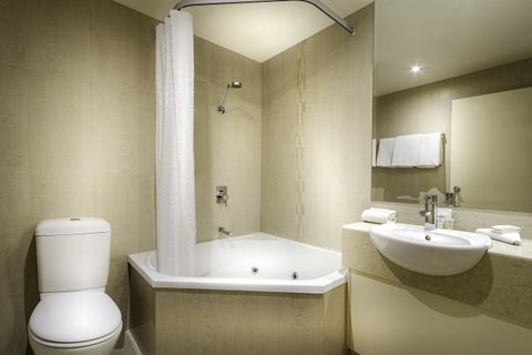 BEST WESTERN PLUS Travel Inn - Accommodation Broadbeach 44