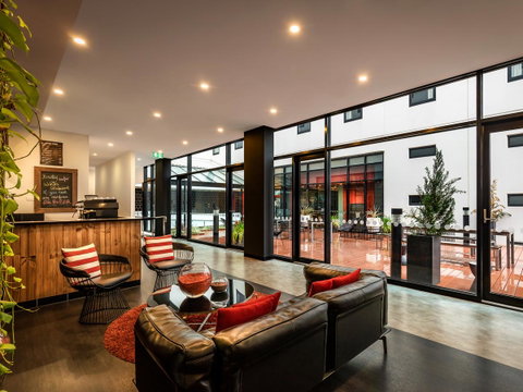Essence Hotel Carlton - Accommodation Broadbeach 1