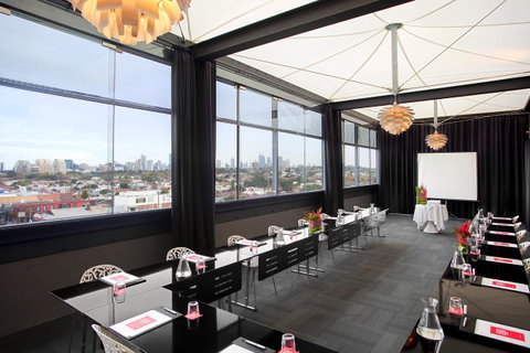 The Cullen Melbourne - Art Series - Accommodation Broadbeach 25