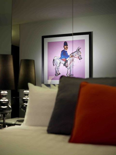 The Cullen Melbourne - Art Series - Accommodation Broadbeach 10