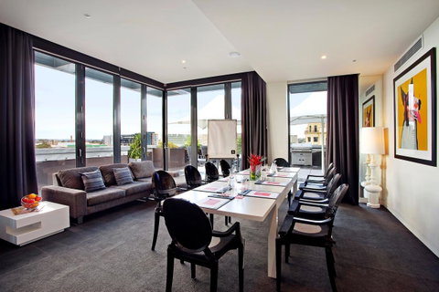 The Cullen Melbourne - Art Series - Accommodation Broadbeach 21