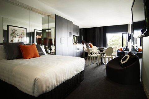 The Cullen Melbourne - Art Series - Accommodation Broadbeach 16