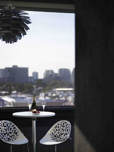 The Cullen Melbourne - Art Series - Accommodation Broadbeach 40
