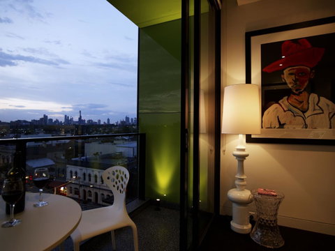 The Cullen Melbourne - Art Series - Accommodation Broadbeach 14